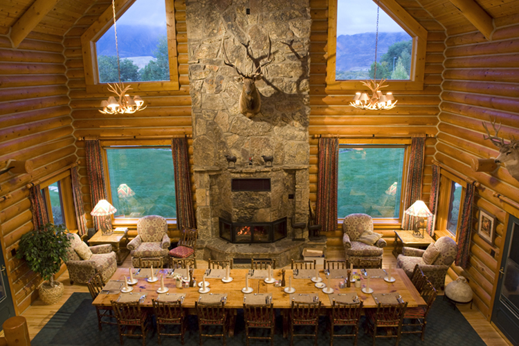 lodge dining area